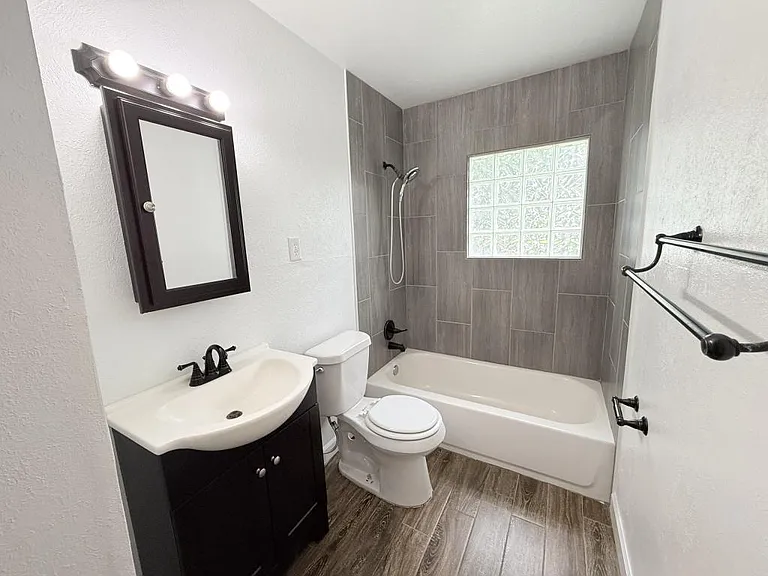 1005 S 11th St — Photo 27