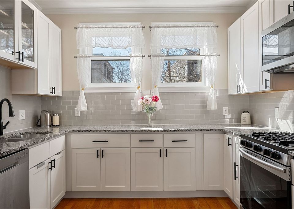 1st image of 25 Robey St #25