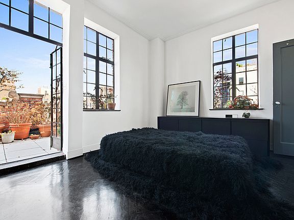 5th image of 28 E 10th St #Phd