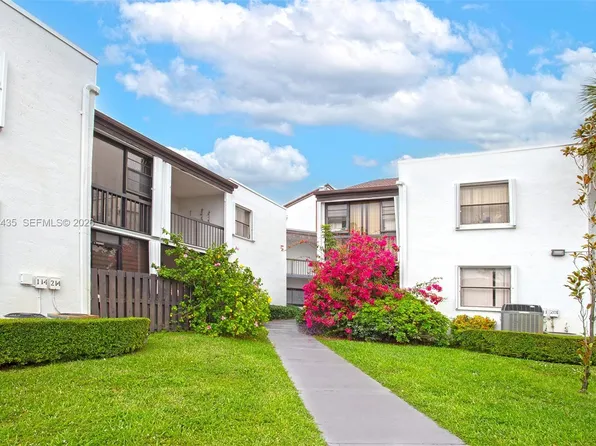 9441 Fontainebleau Blvd APT 212, Miami, FL 33172