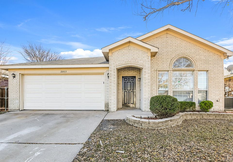 1st image of 10913 Deauville Cir S