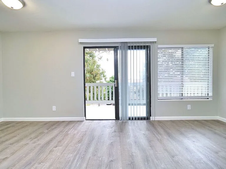 920 Fletcher Ln #105 — Photo 6