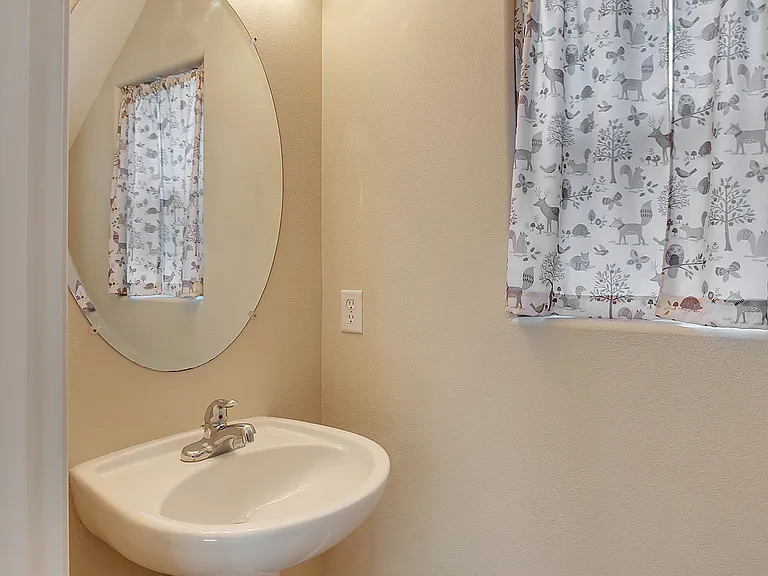 9817 N Clarendon Ave — Photo 30