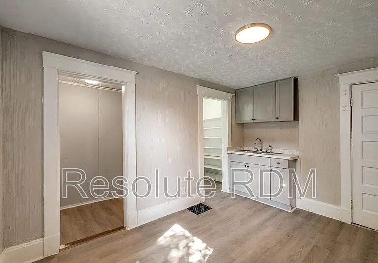 1312 N Dearborn St — Photo 10