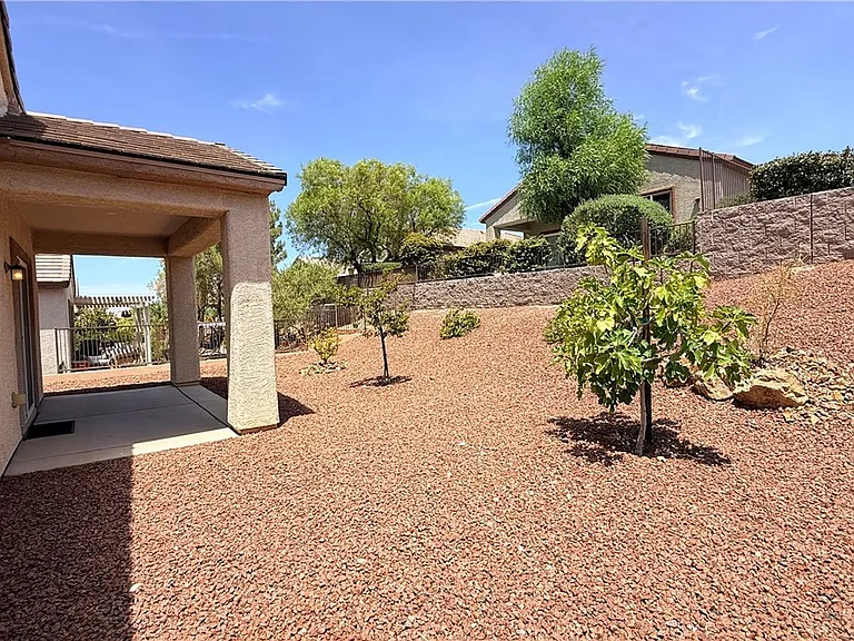 2354 Amana Dr — Photo 17