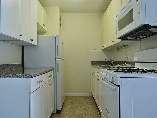 Rented by Halstead Real Estate | media 29