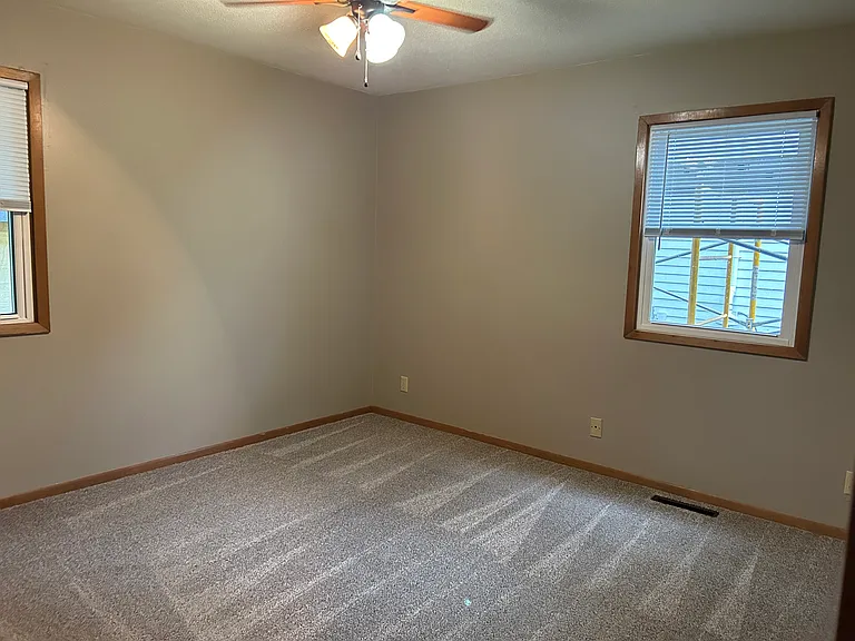 Bedroom 1, second picture
