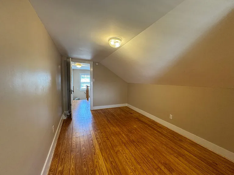 284 W Elizabeth St — Photo 14