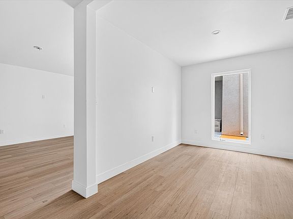 3rd image of 270 S 11th Ave #1