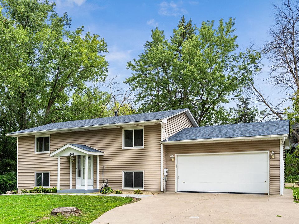 1st image of 2309 Woodbridge Cir