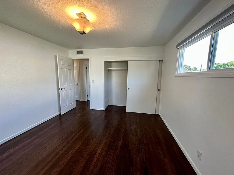 1200 Wilson Ave — Photo 9