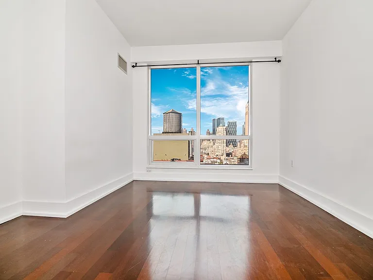 350 W 42nd St #25C — Photo 9