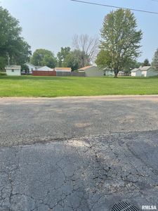 510 E Roberts St, Colchester, IL, 62326