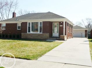 20930 Walton St, Saint Clair Shores, MI 48081