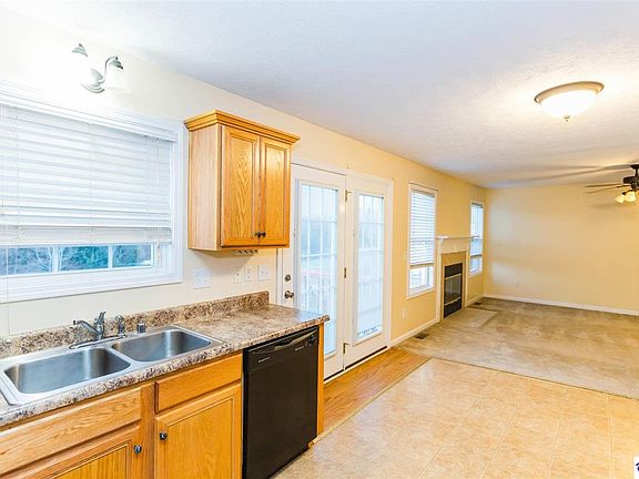 4th image of 133 Westbourne Ct