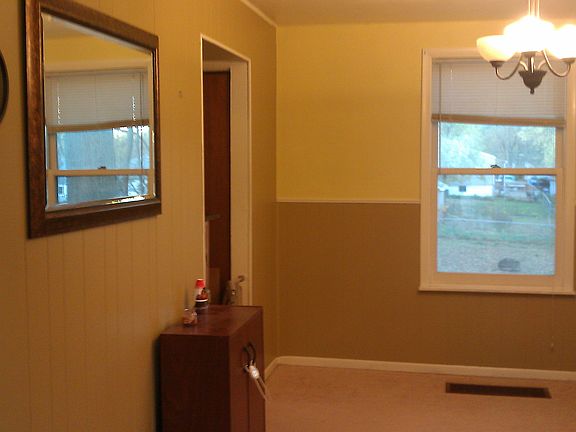 3rd image of 2348 Wengler Ave