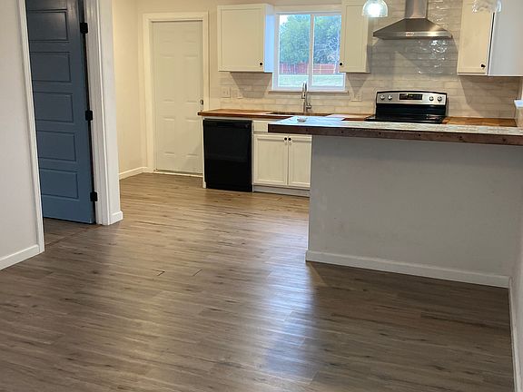 3rd image of 147 N Kowald Ln