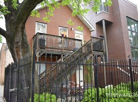 1756 W Crystal St, Chicago, IL