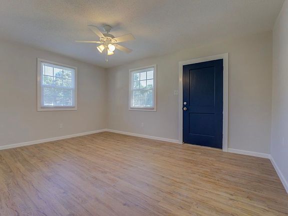 2nd image of 3567 Daggett Rd