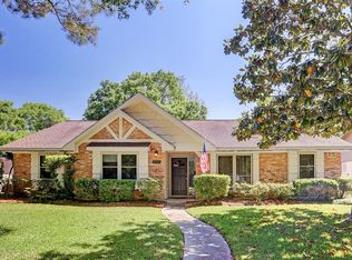 6107 Braesheather Dr, Houston, TX 77096