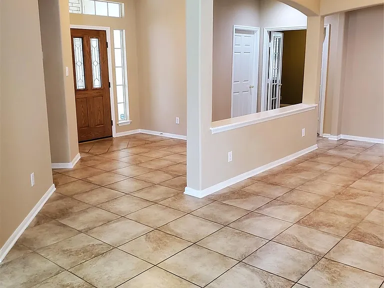 2715 Falling Forest Ct — Photo 16