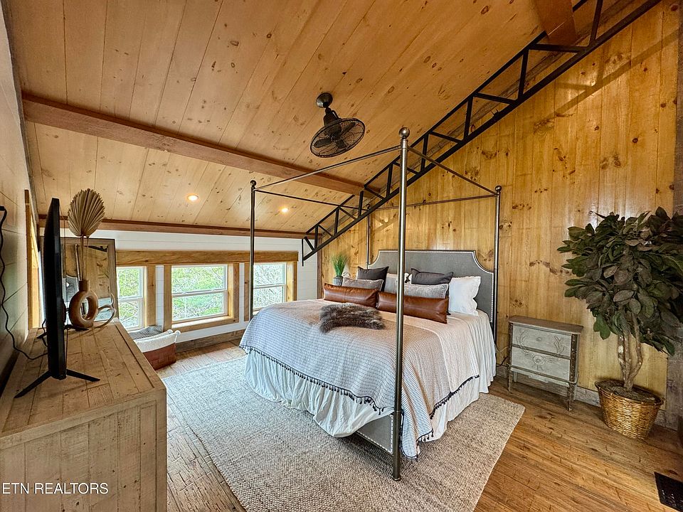 40th image of 550 Steer Creek Rd