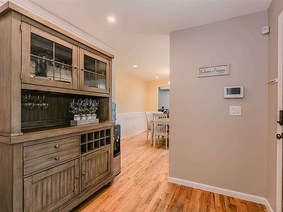3rd image of 607 Amsterdam Ave