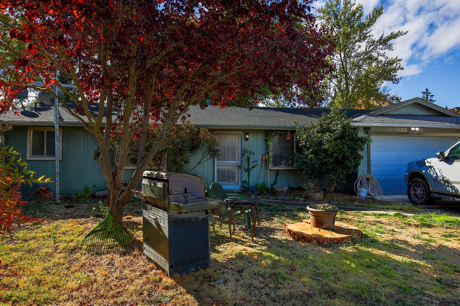 1601 Tamara Cir photo 1