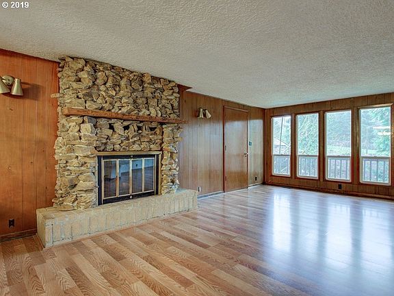 4th image of 22208 NE 139th St #2