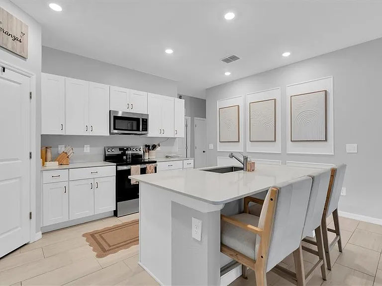10155 Gentle Rain Dr — Photo 13