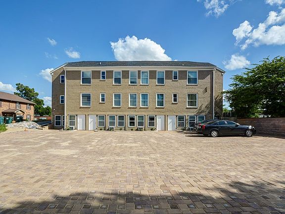 3rd image of 611 Madison St APT 4