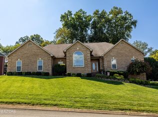 2432 Creekstone Cir, Maryville, TN 37804