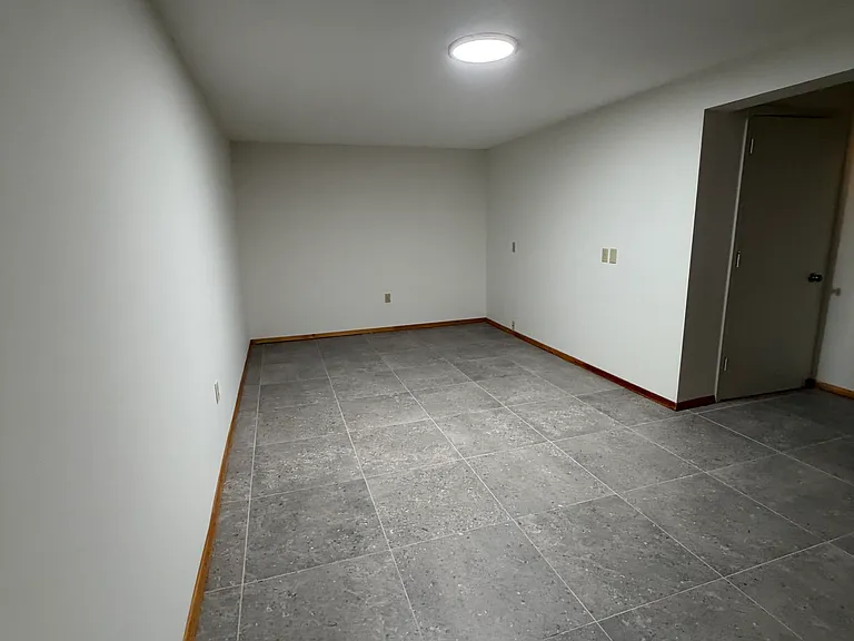 4870 Grenwich Trl N — Photo 10