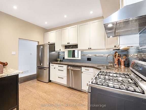 3rd image of 143 Botany Hill Rd