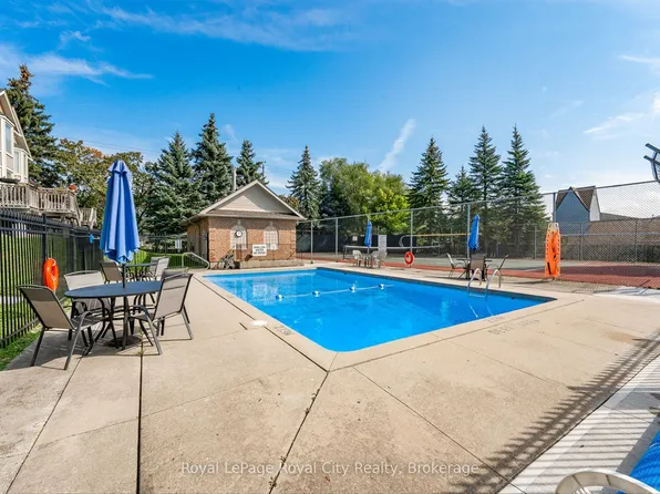 941 Gordon St #25, Guelph, ON N1G 4R9