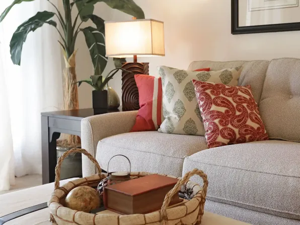 Westwood Apartments, 1711 Elder St #8648eefef, Waukesha, WI 53188