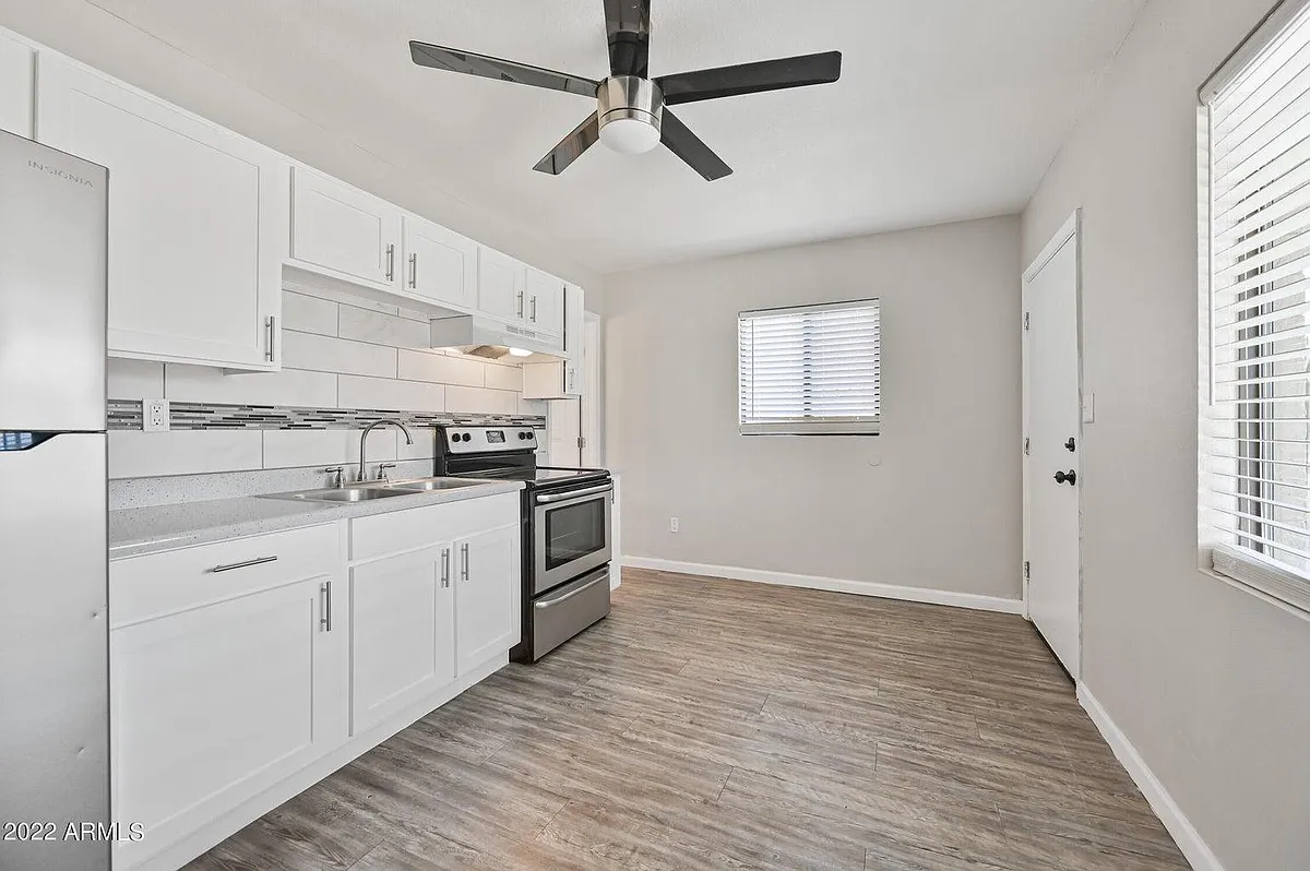 Building Photo - 1744 W Glendale Ave #3