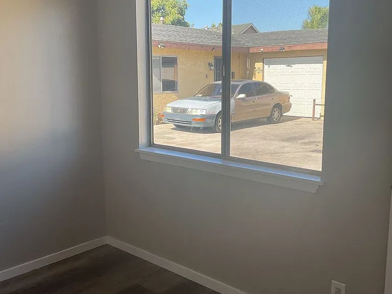5143 Clara St — Photo 18