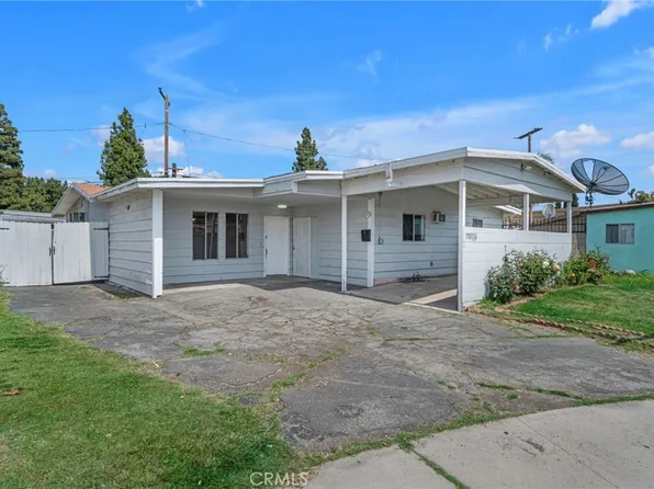 11933 206th St, Lakewood, CA 90715