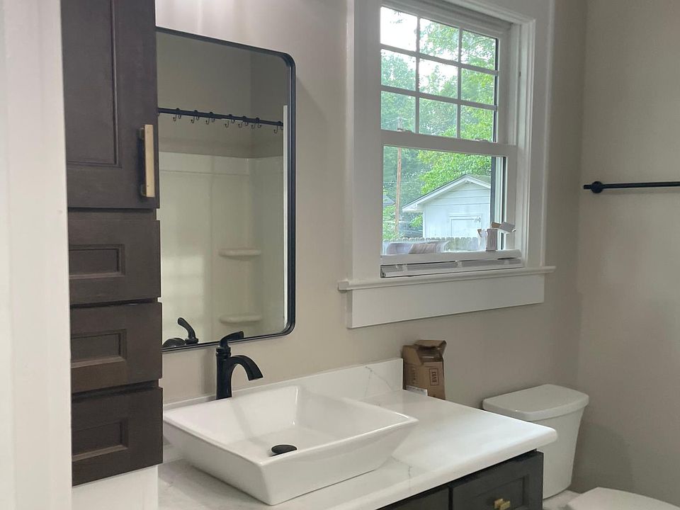 ANOTHER VANITY IN JACK AND JILL BATH