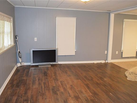5th image of 328 N Parker Ave
