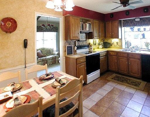 3rd image of 14330 CHADBOURNE DR