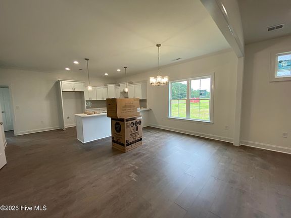 5th image of 213 Herring Road
