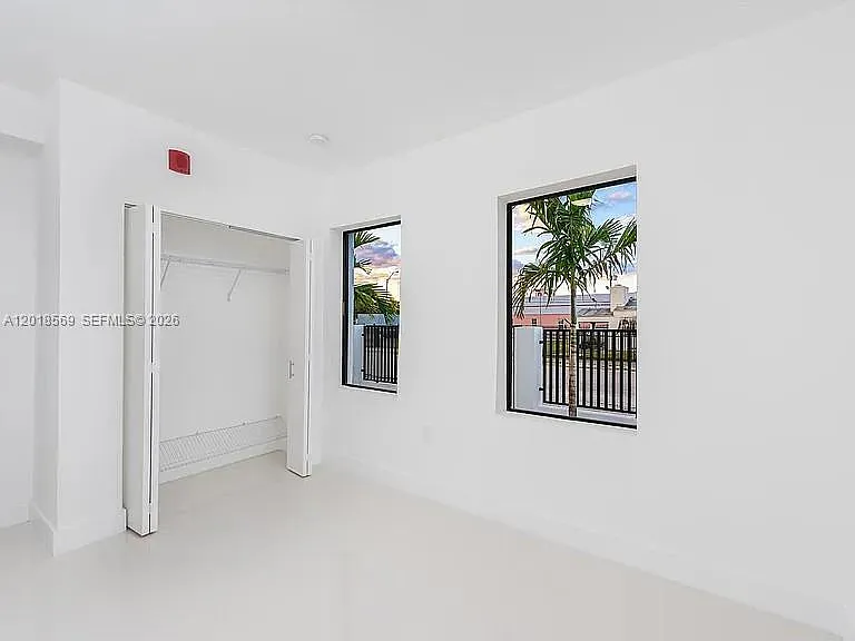 676 NW 47th St #5 — Photo 7