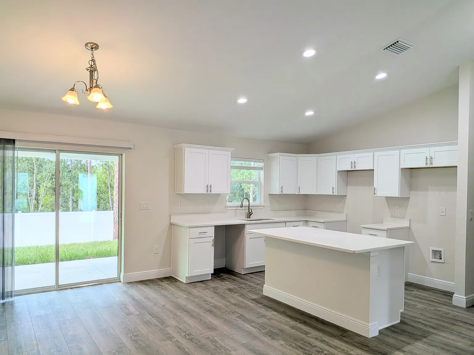 3 bed, 1453 sqft, $1,875 — Photo 4