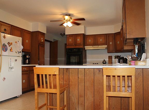 5th image of 790 Oakley St