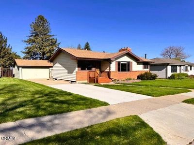 1736 N 8th St, Bismarck, ND, 58501