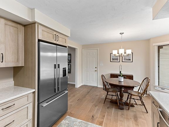 5th image of 54 Copperwood Dr Unit 54