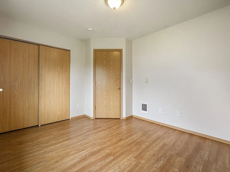 2338 SE 89th Ave — Photo 16
