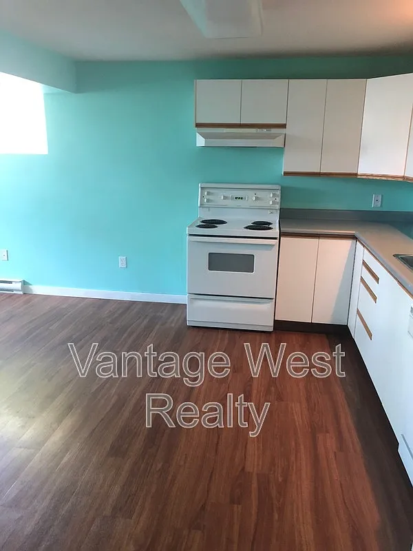 2 bed, 1.0 bath, $1,550 — Photo 3
